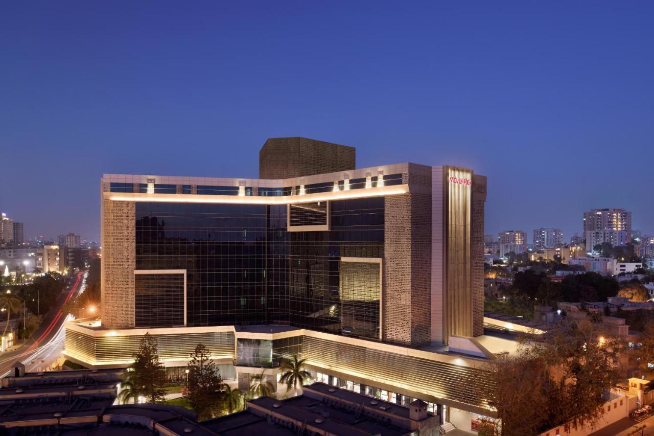 Mövenpick Hotel Karachi Exteriör bild